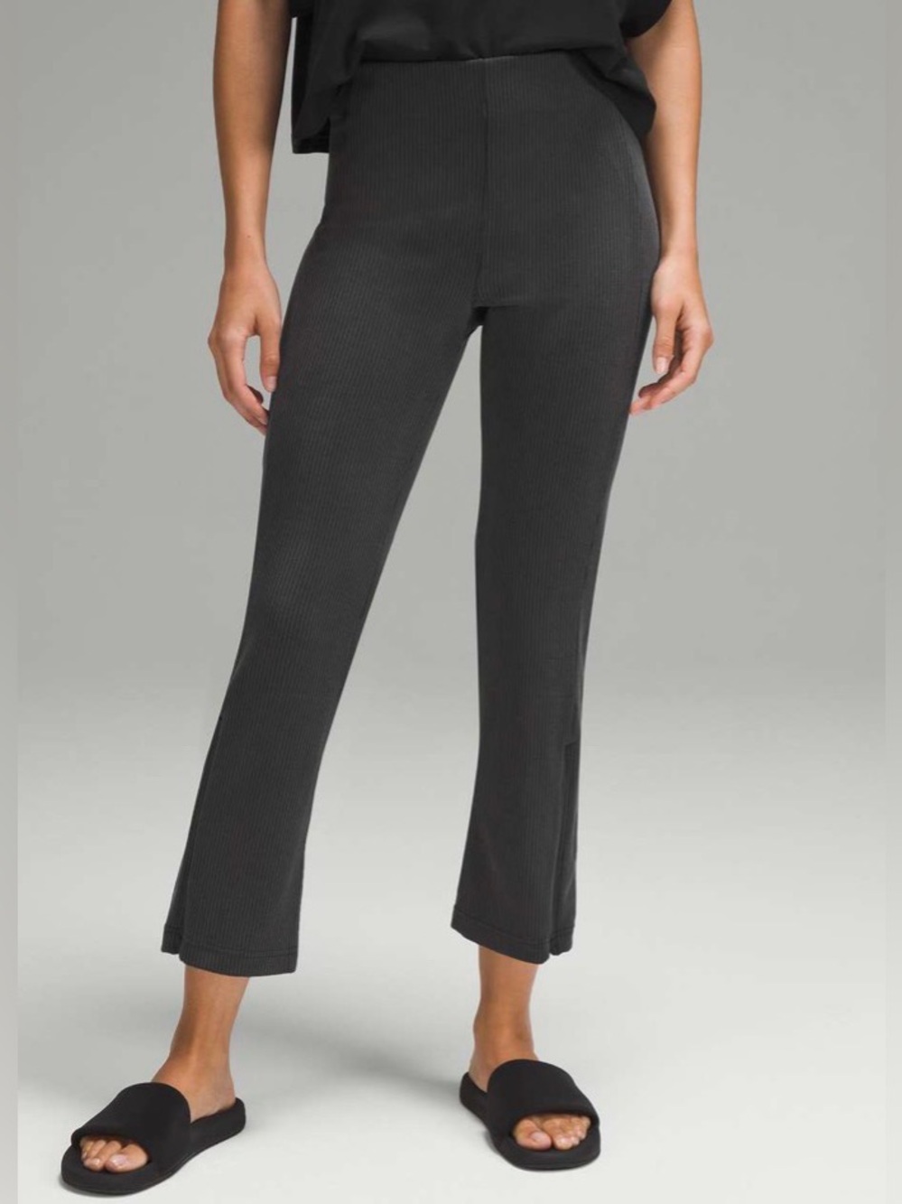 NWOT Lululemon Ribbed Softstreme Zip-Leg High-Rise Cropped Pants 25"
